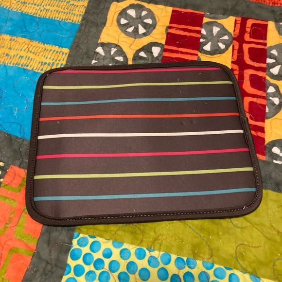 (2) ipad cases - Picture 2 of 10